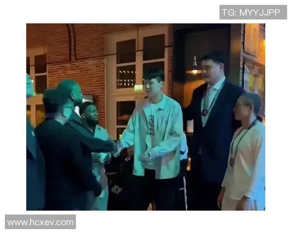 姚明与杨明姐携手共创篮球传奇故事展现中国体育精神与团结力量